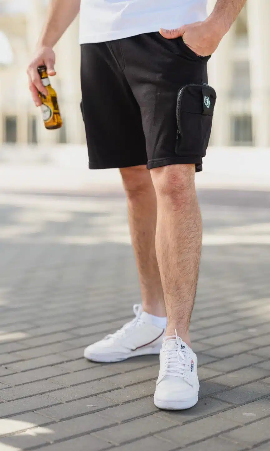 Schwarze Herrenshorts mit Reißverschlusstaschen und PGwear-Label, ideal für den Sommer 2023